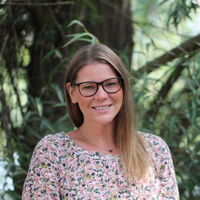 Ansprechpartnerin Jasmin Schiefer für die Stellenanzeige